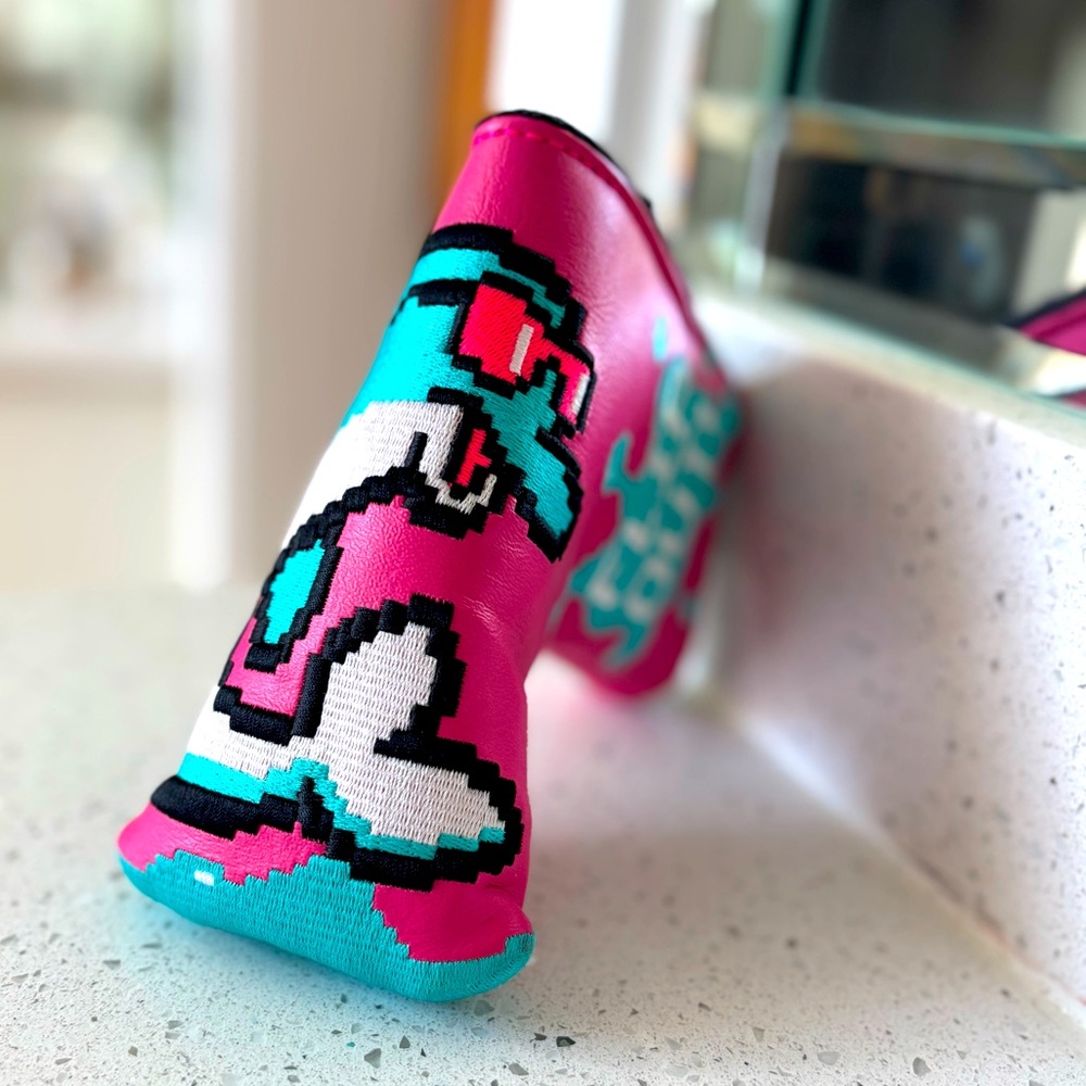 SWAG Flipper collectors putter cover